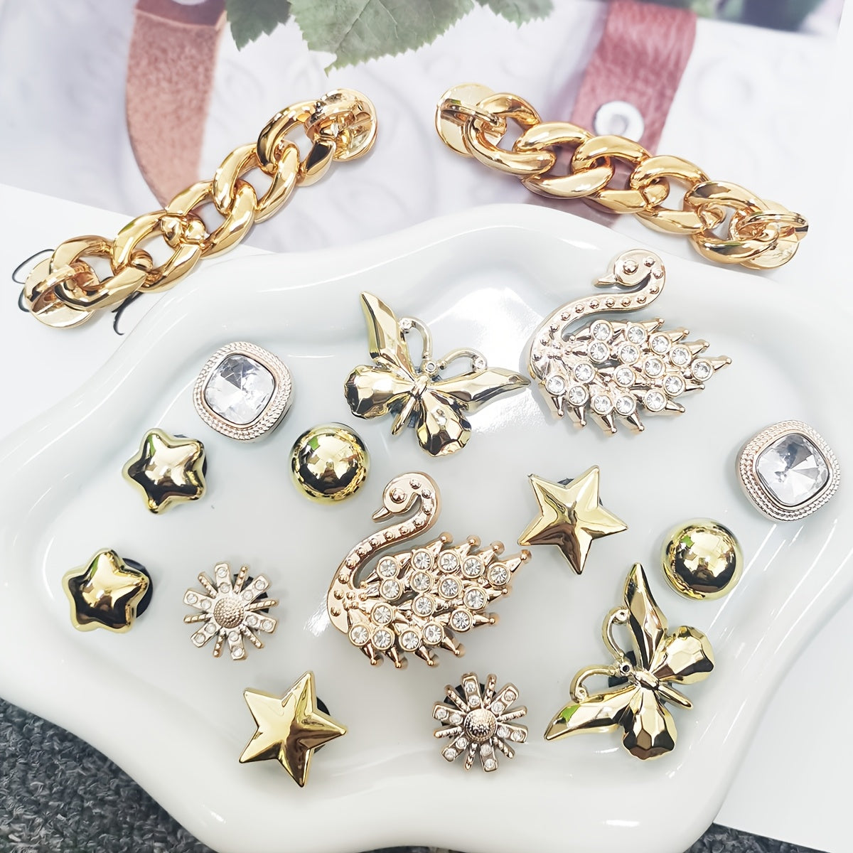 Lot de 16 Breloques Dorées Strass pour Chaussures – Customisation Élégante 💎✨
