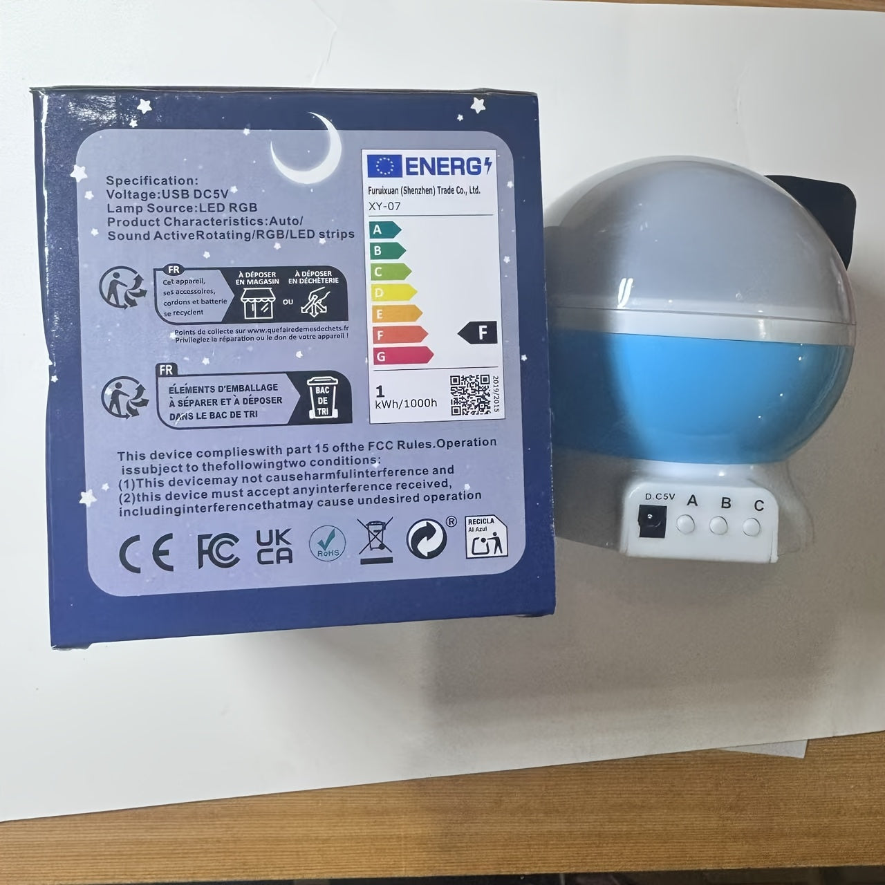 Projecteur d'étoiles et de lune rotatif 3D alimenté par USB - Topdecheztop.fr