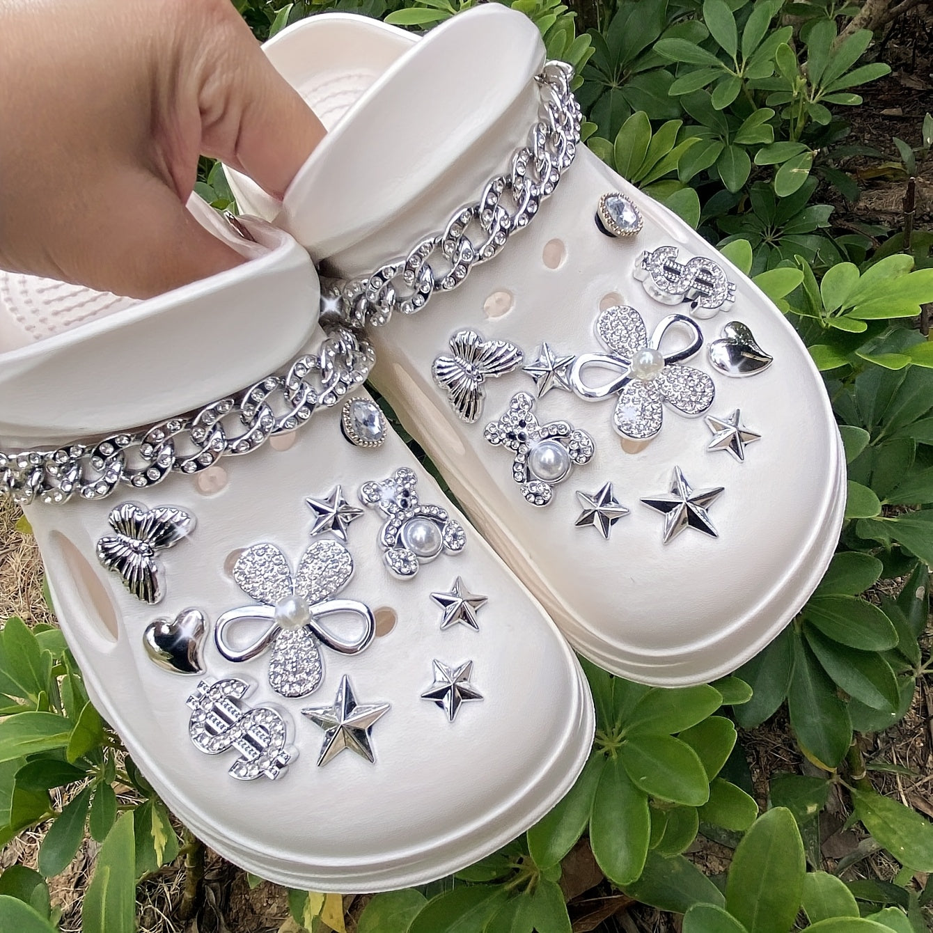 Lot de 22 Breloques Oursons Argentés Strass – Accessoires Chaussures Tendance 🐻✨