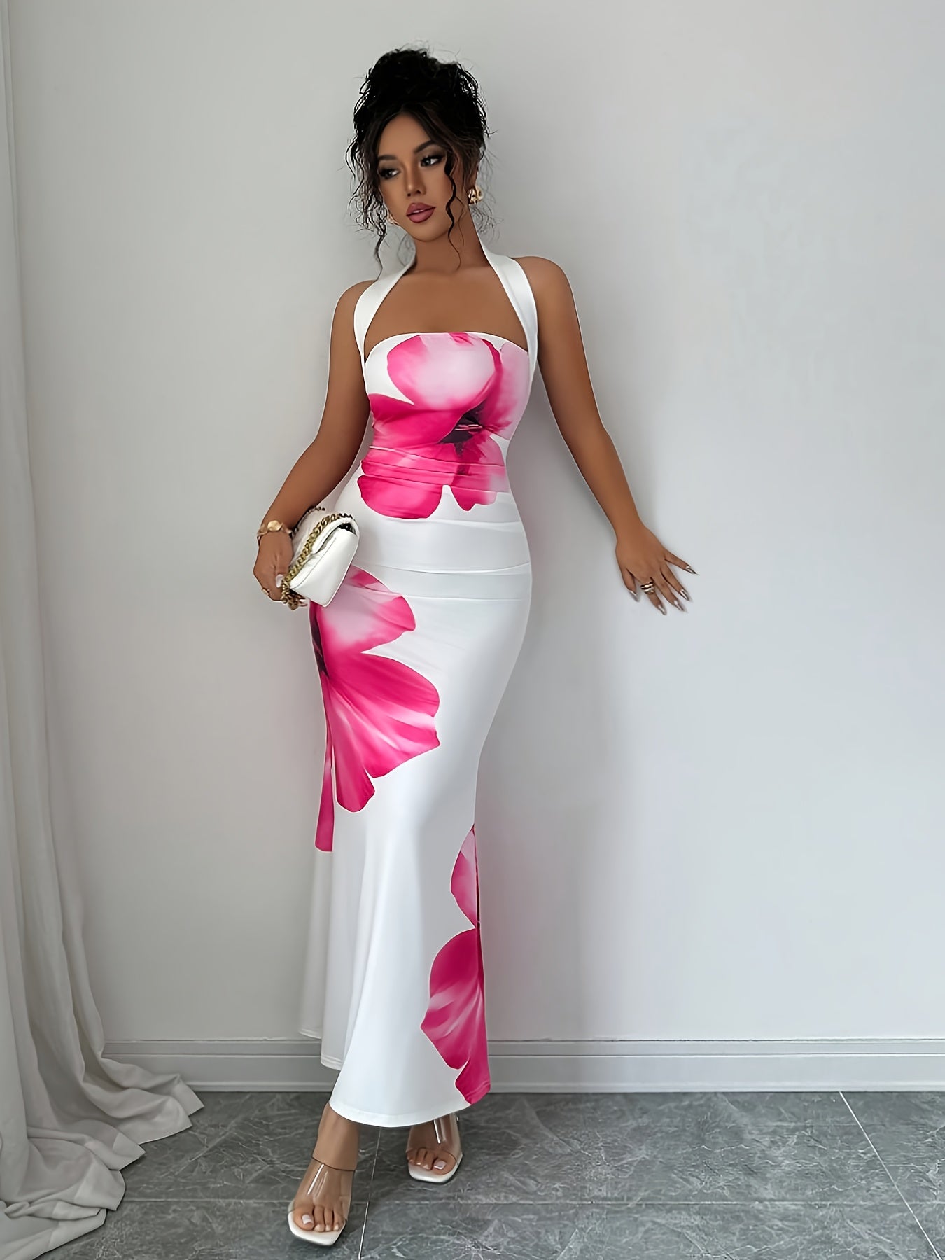 Robe d'été fleurie sans bretelles - Coupe cintrée & volants