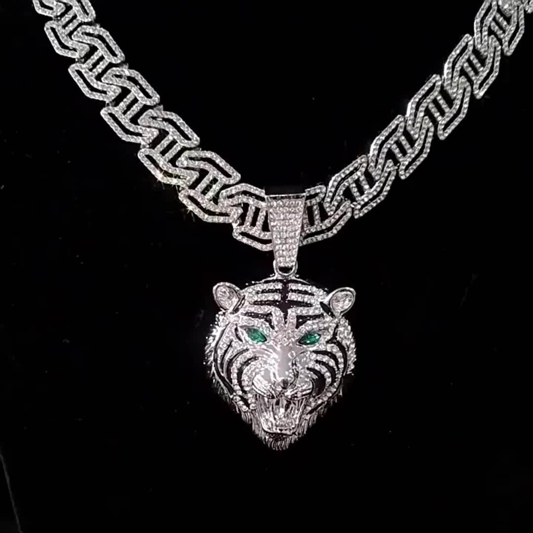 Collier Pendentif Tête de Tigre Yeux Verts — Chaîne Cubaine Strass, Alliage Zinc, 2 Coloris