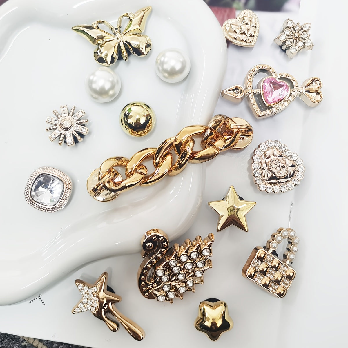 Lot de 16 Breloques Dorées Strass pour Chaussures – Customisation Élégante 💎✨