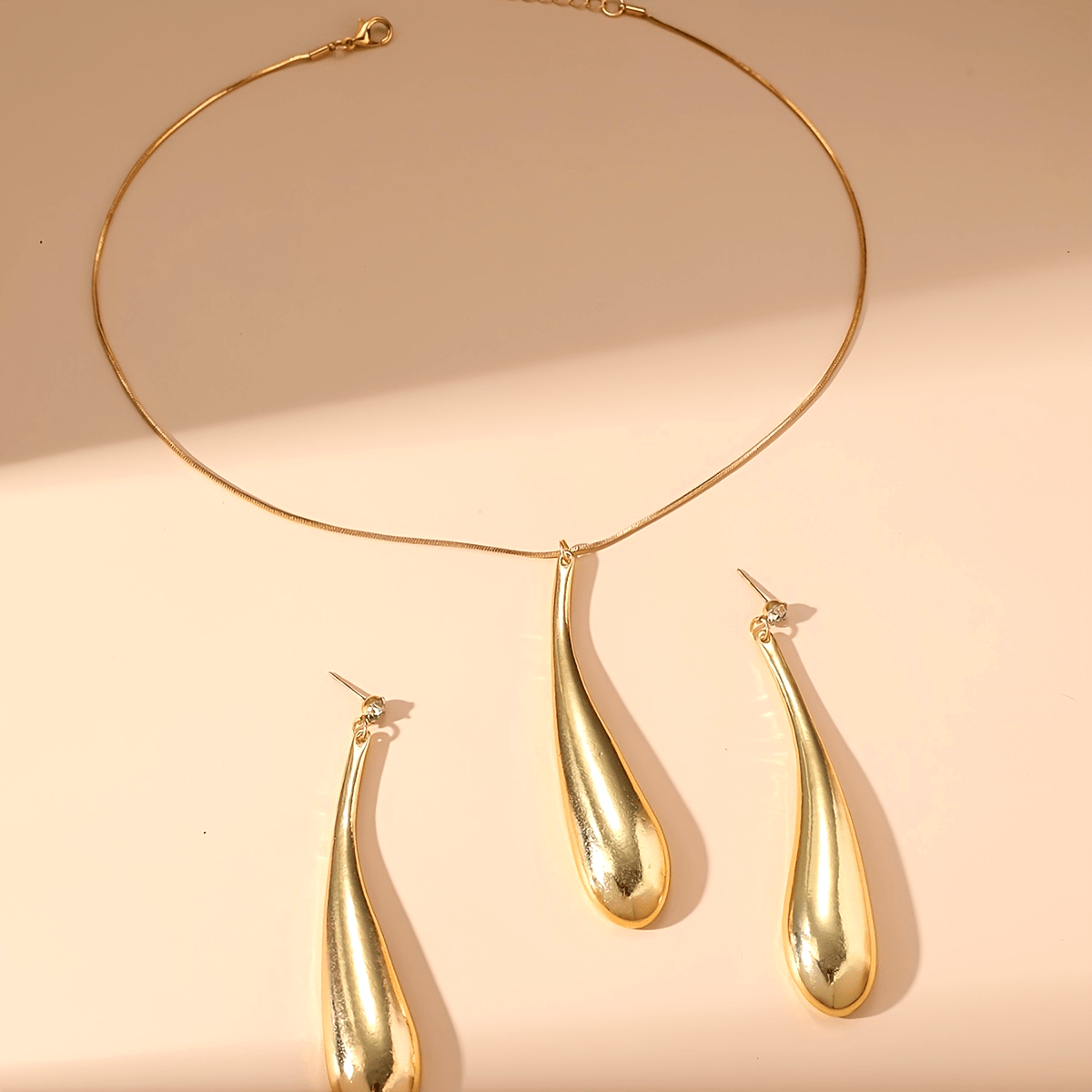 Ensemble collier et boucles d'oreilles - Topdecheztop.fr