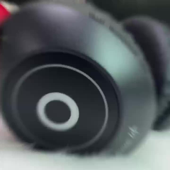 Casque Sans Fil Pliable avec Lumières LED – Gaming & Musique, Batterie 200mAh & USB-C | Noir & Blanc