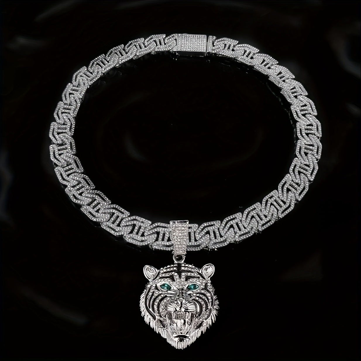 Collier Pendentif Tête de Tigre Yeux Verts — Chaîne Cubaine Strass, Alliage Zinc, 2 Coloris