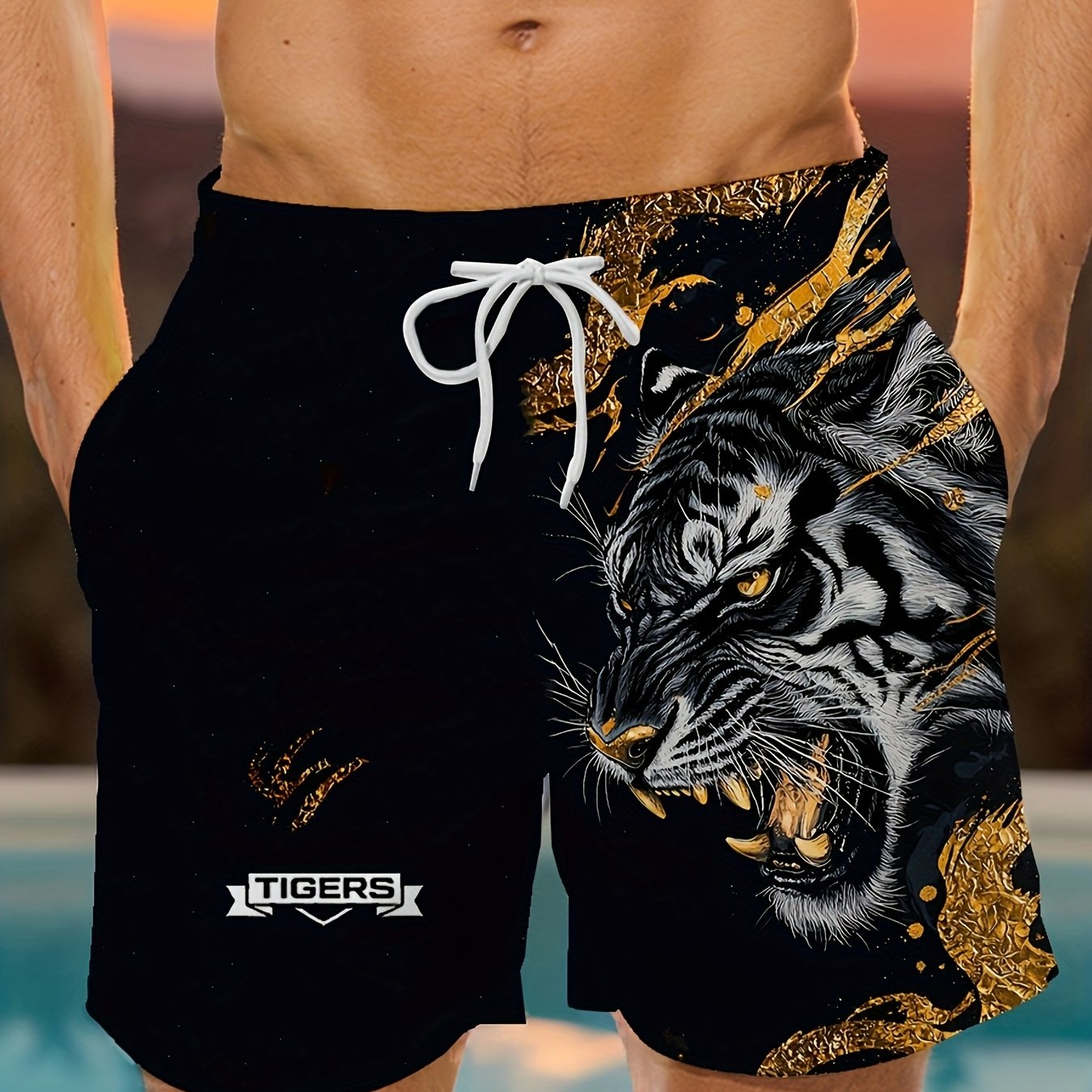 Short Homme Motif Tigre Noir et Or Cordon Serrage 100% Polyester Coupe Standard - Decontracte Plage FR S-XXL