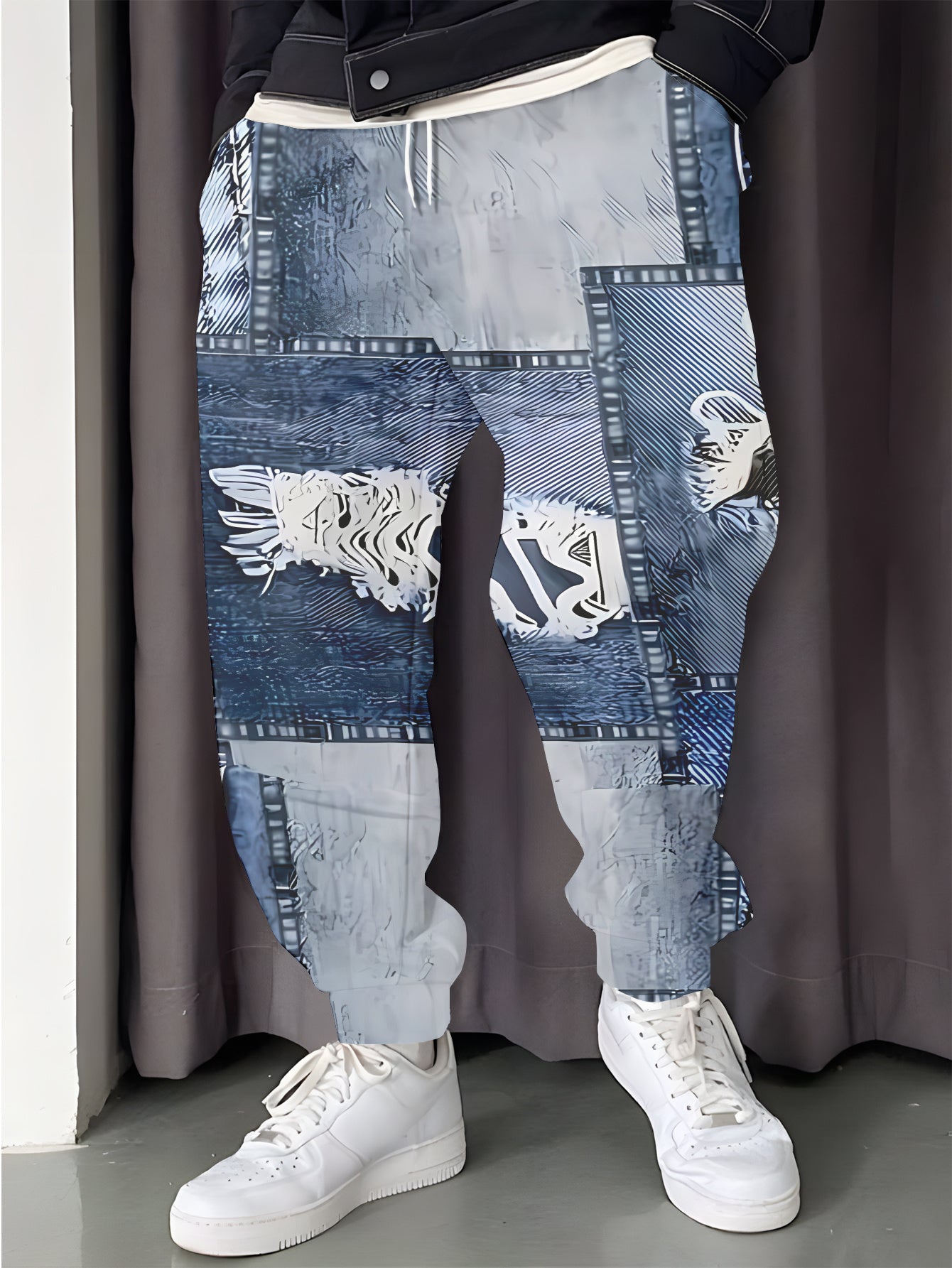Pantalon jogging homme denim patchwork delave - Ourlet effiloche, poches dechirees, polyester stretch, bleu