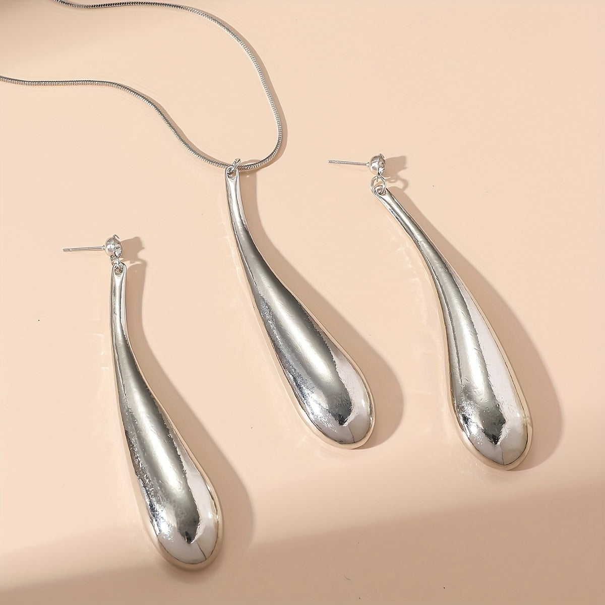 Ensemble collier et boucles d'oreilles - Topdecheztop.fr
