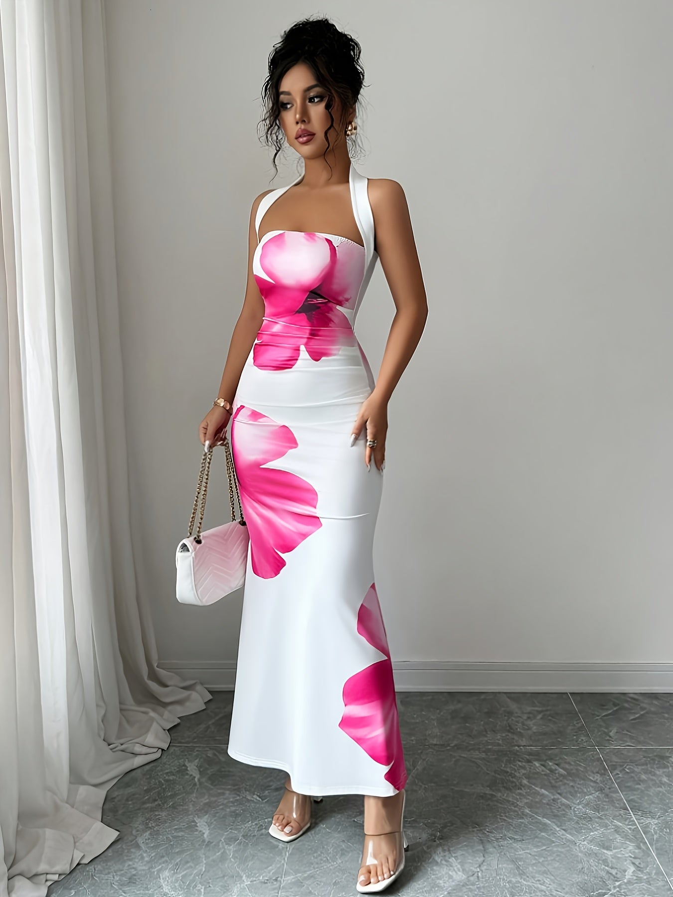 Robe d'été fleurie sans bretelles - Coupe cintrée & volants