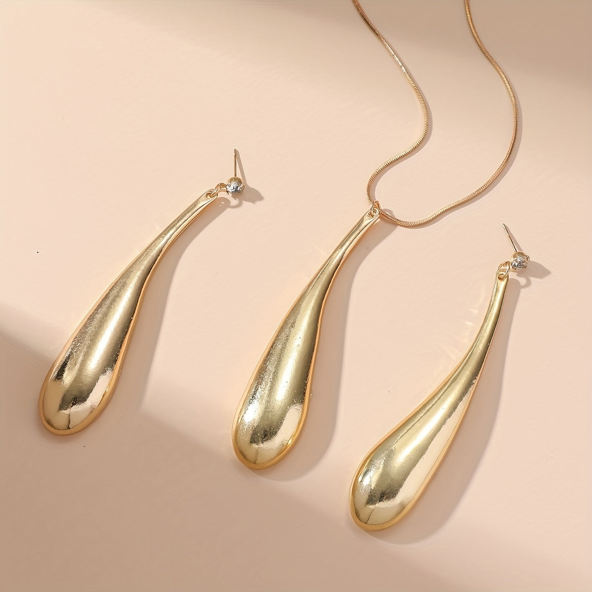 Ensemble collier et boucles d'oreilles - Topdecheztop.fr
