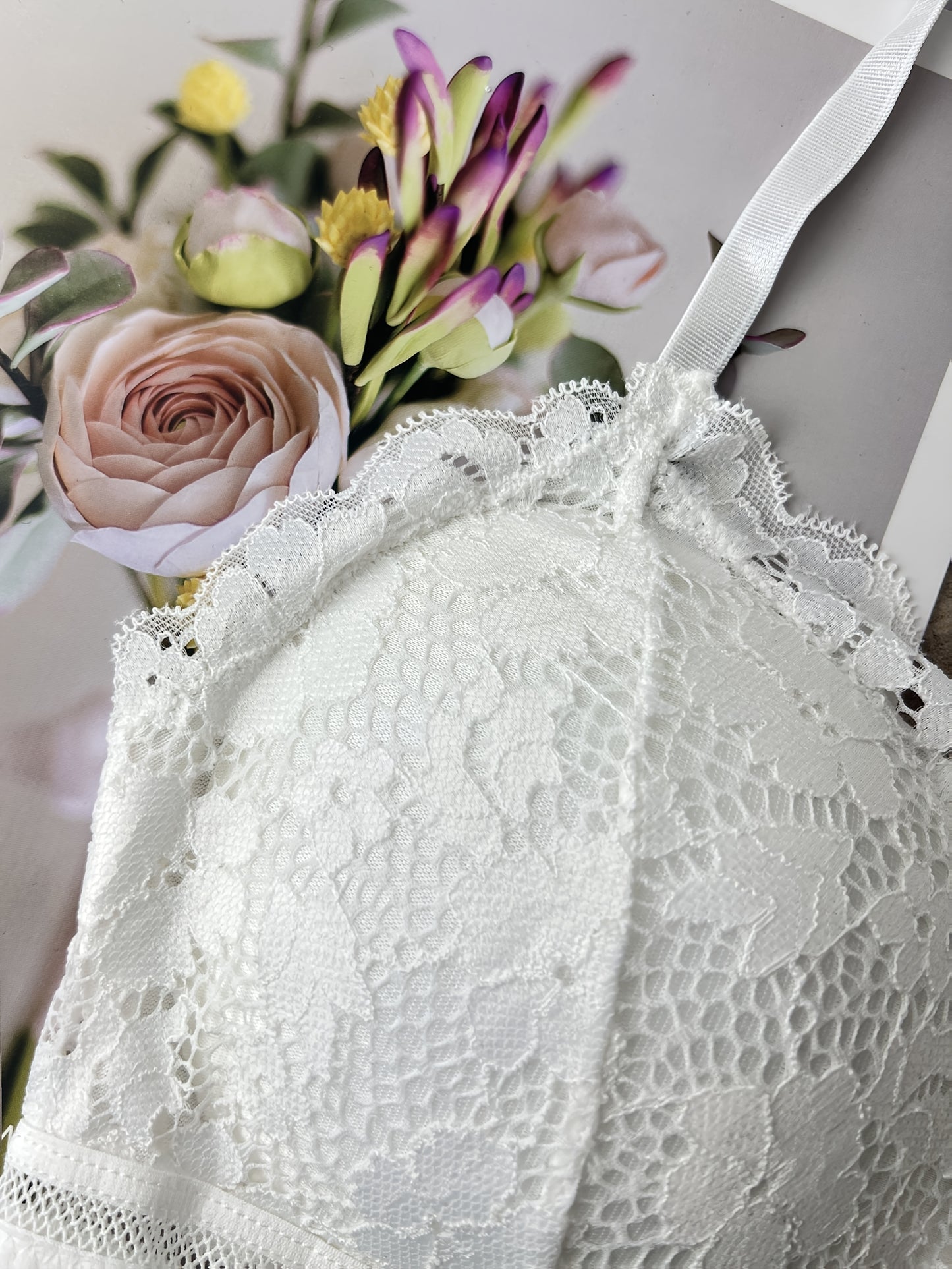 Bralette en Dentelle Femme Sans Armatures - Rembourrage Amovible, Detail Croix