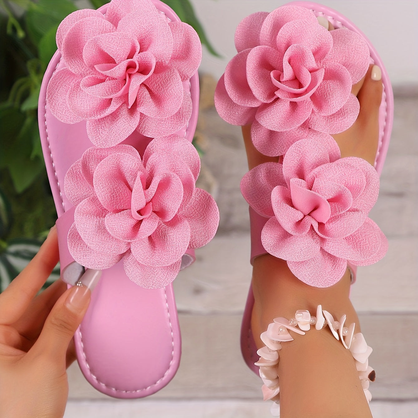 Sandales Plates Femme Elegantes a Fleurs - Style Tongs Confortables